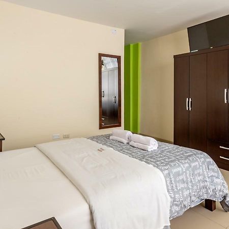 Hostal Florida Чиклайо Экстерьер фото