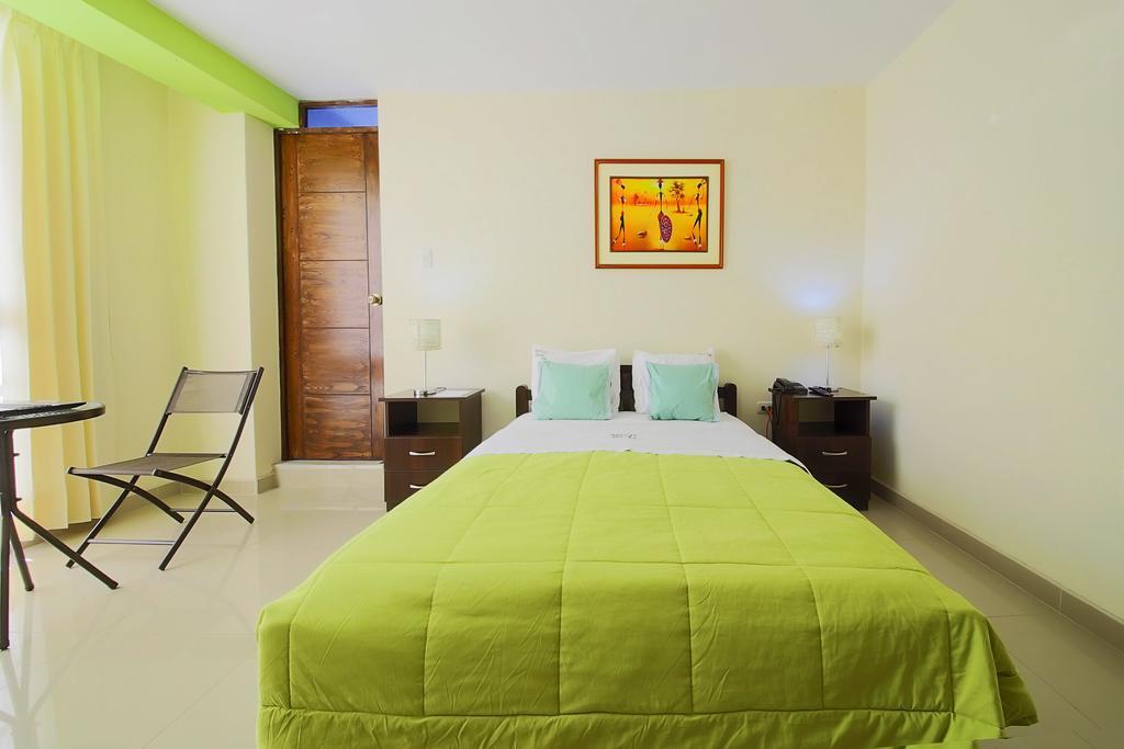 Hostal Florida Чиклайо Экстерьер фото