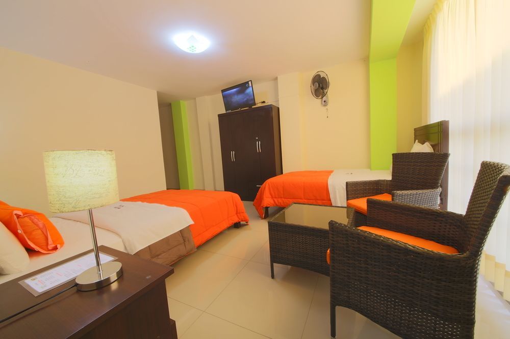 Hostal Florida Чиклайо Экстерьер фото