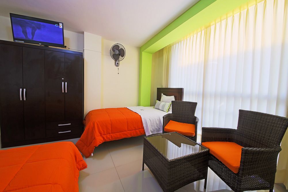 Hostal Florida Чиклайо Экстерьер фото
